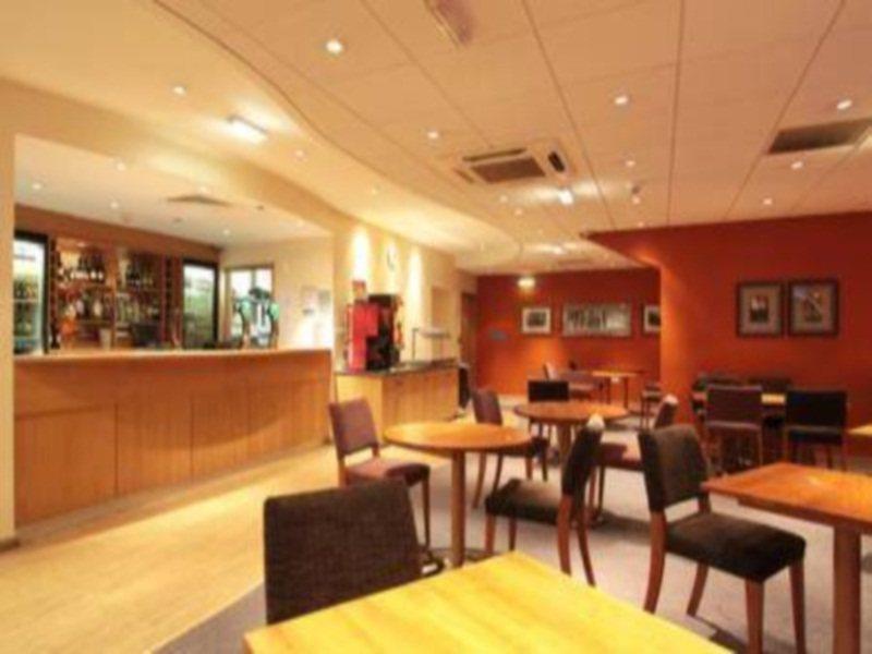 Travelodge Birmingham Central Broadway Plaza Exteriör bild