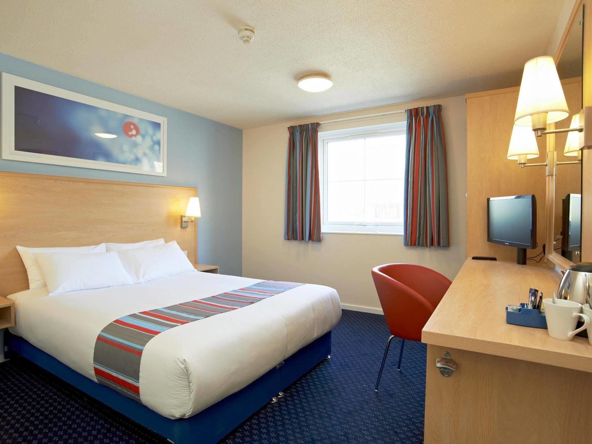 Travelodge Birmingham Central Broadway Plaza Exteriör bild