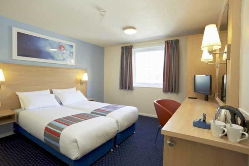 Travelodge Birmingham Central Broadway Plaza Exteriör bild