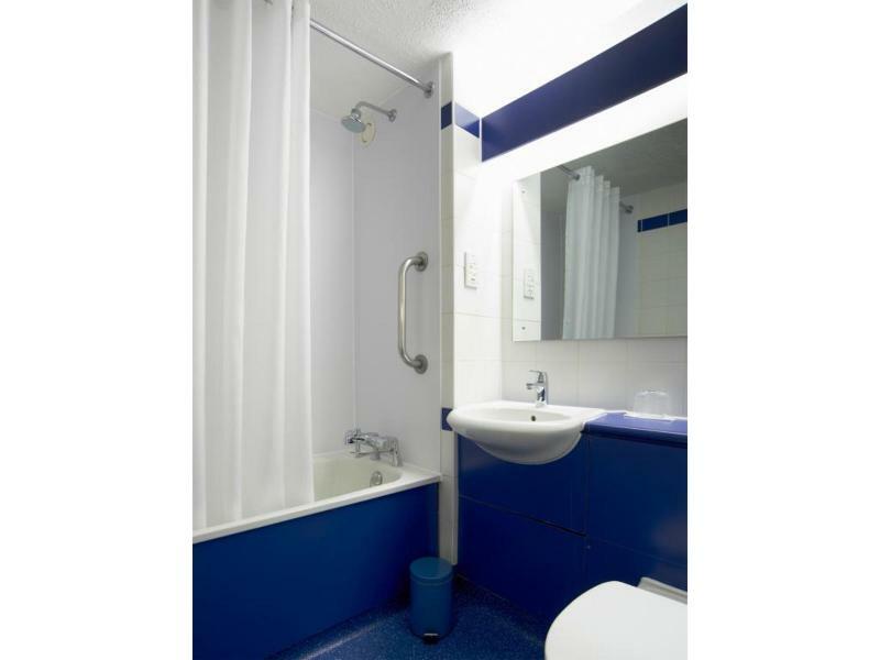 Travelodge Birmingham Central Broadway Plaza Exteriör bild