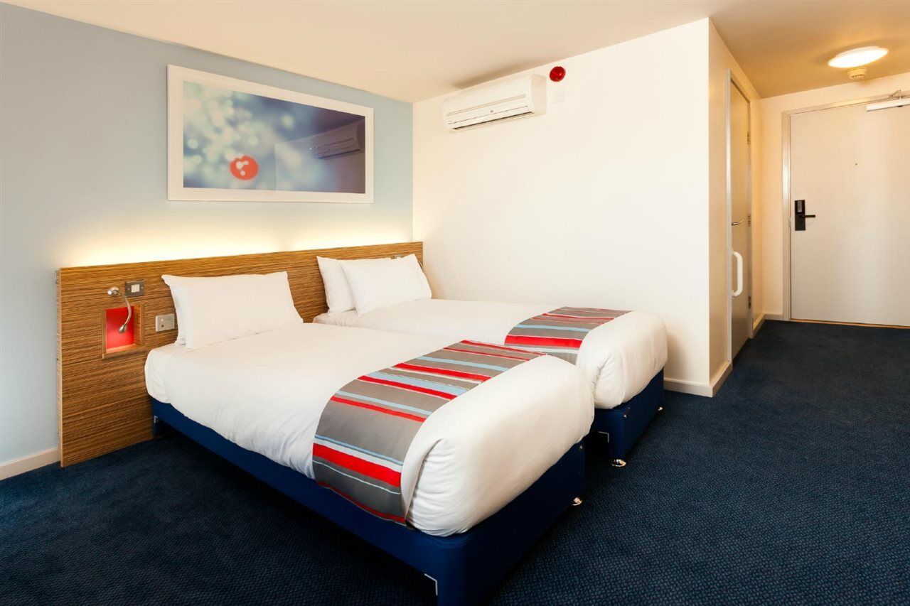 Travelodge Birmingham Central Broadway Plaza Exteriör bild